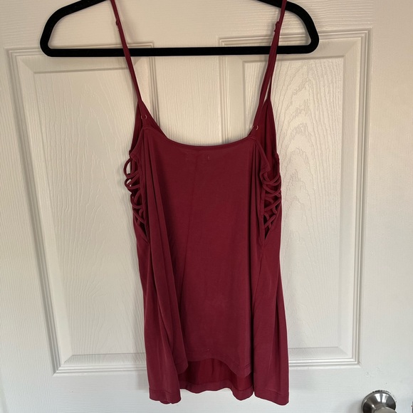 UO Tank - Picture 5 of 6